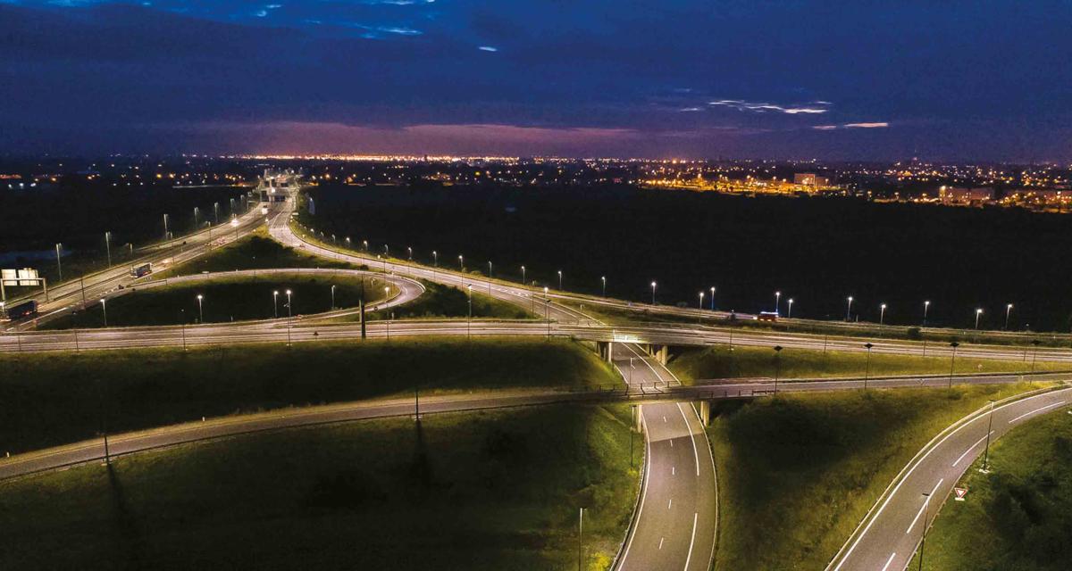 lampadaire solaire autoroute