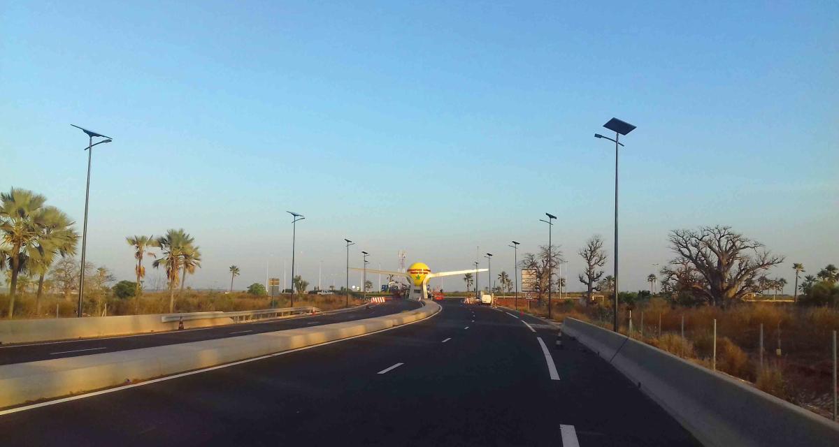 lampadaire solaire autoroute