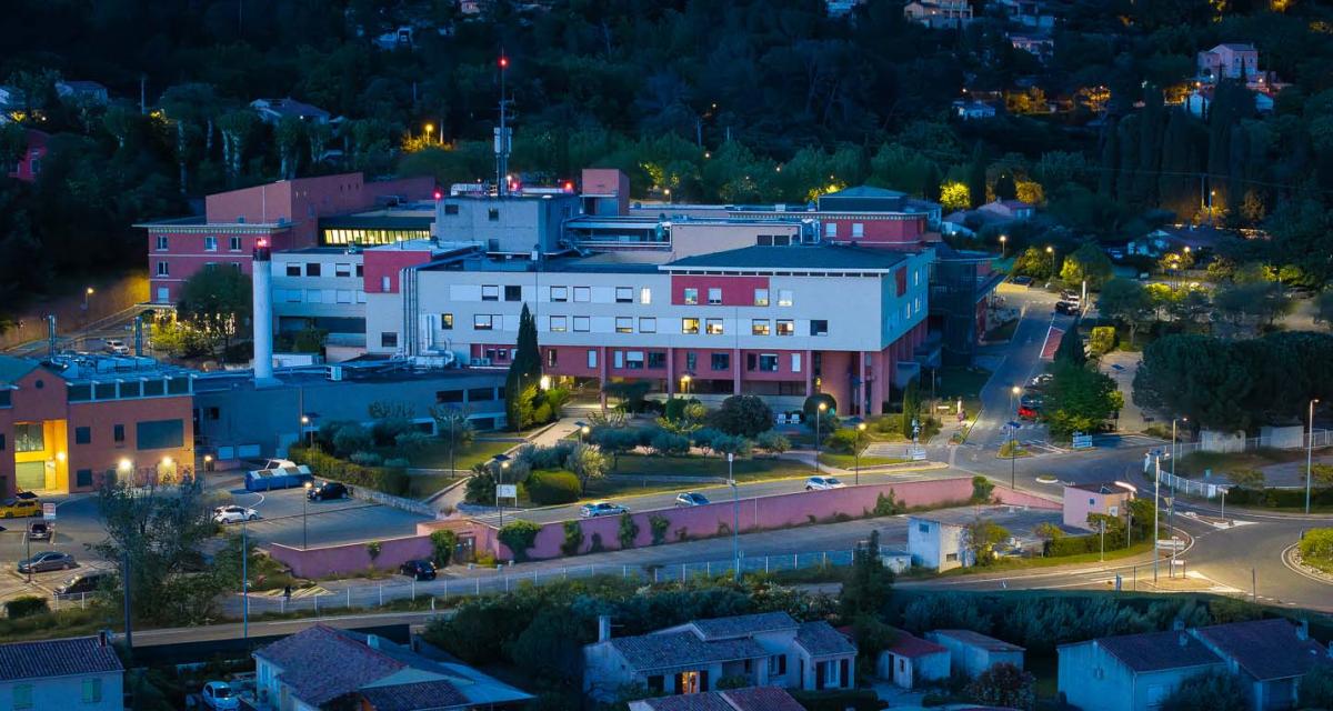 Centre Hospitalier Draguignan lampadaires solaires 